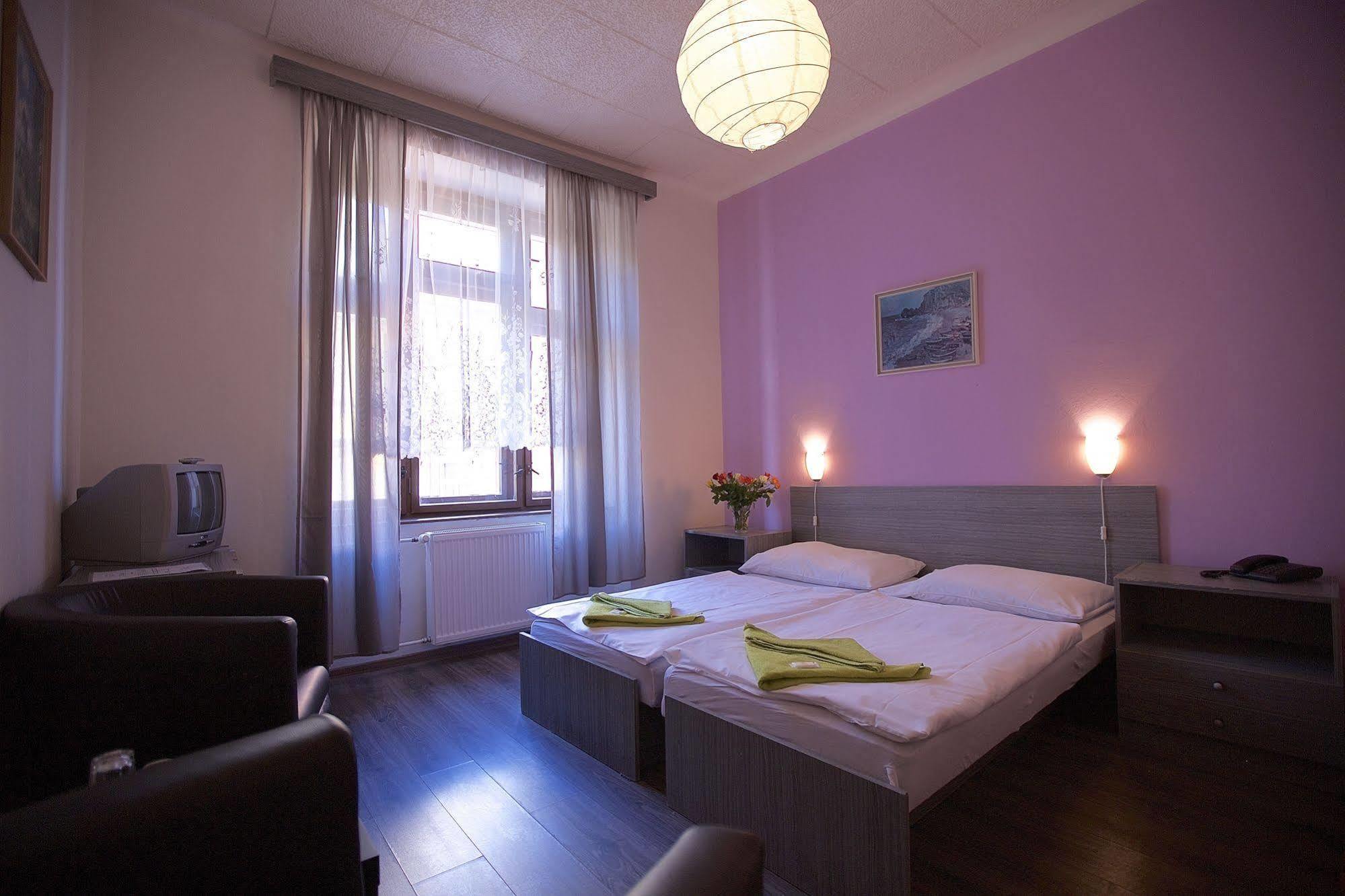 Hotel Olga Prag Exteriör bild