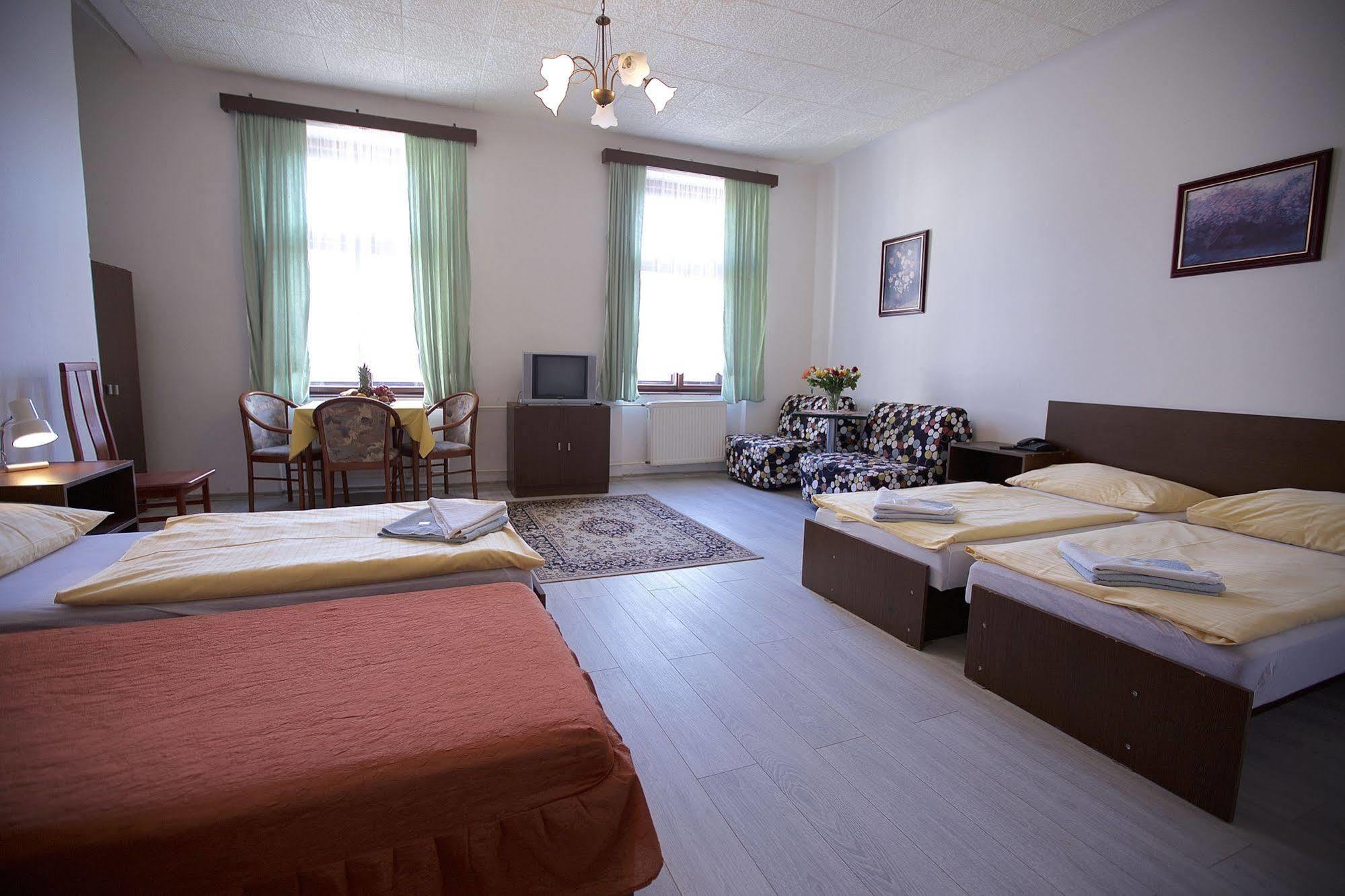 Hotel Olga Prag Exteriör bild